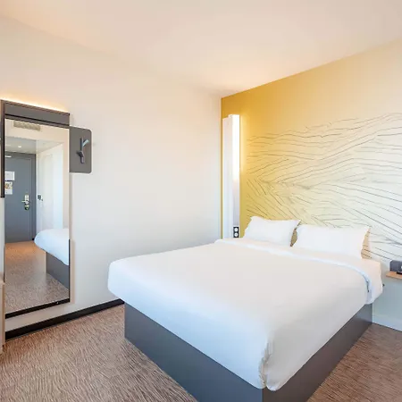 Centre Gare Hotell 3*